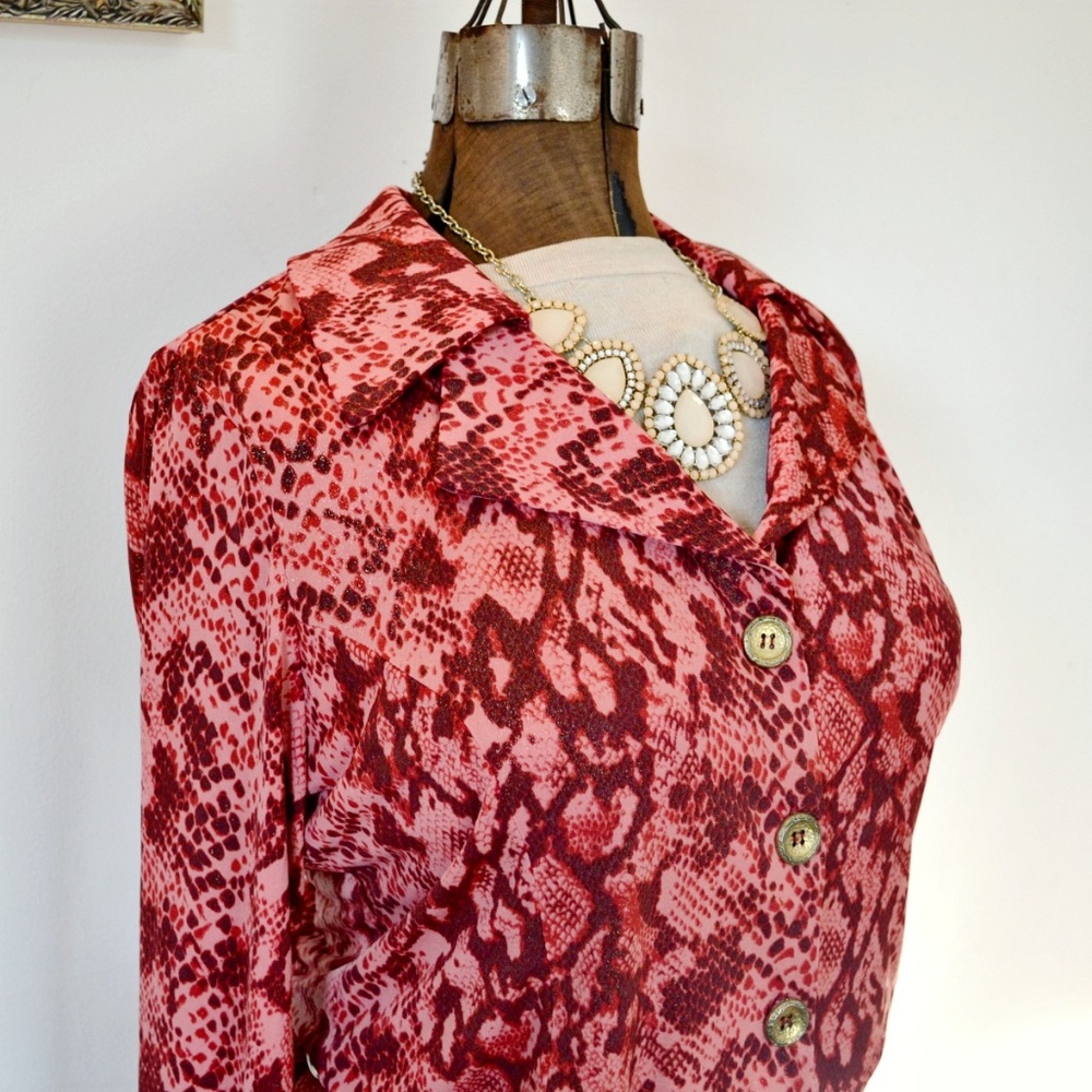 Wonderful Snake print top by George Simonton
